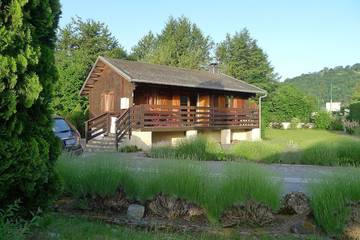 Chalet pour 6 personnes, avec balcon et jardin, animaux acceptés à Chambon-sur-Lac