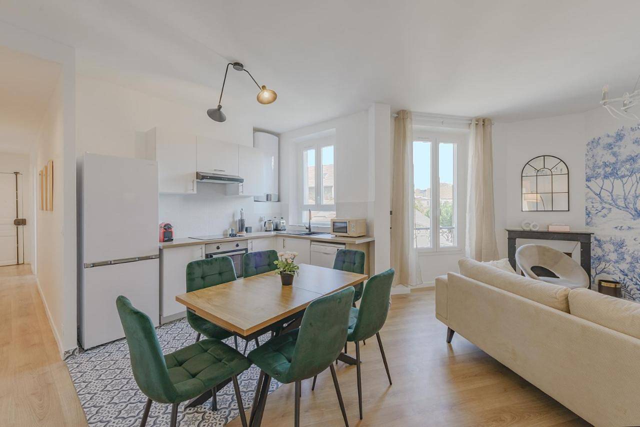 Appartement entier, Three-Bedroom Apartment in Aulnay-sous-Bois, Seine-Saint-Denis