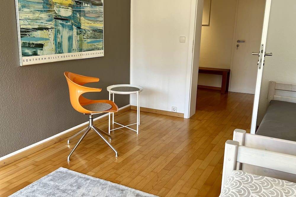 Ganze Wohnung, Wohnen im Grünen *** stadtnah *** mit Garten und Terrasse *** in Wettersbach, Karlsruhe
