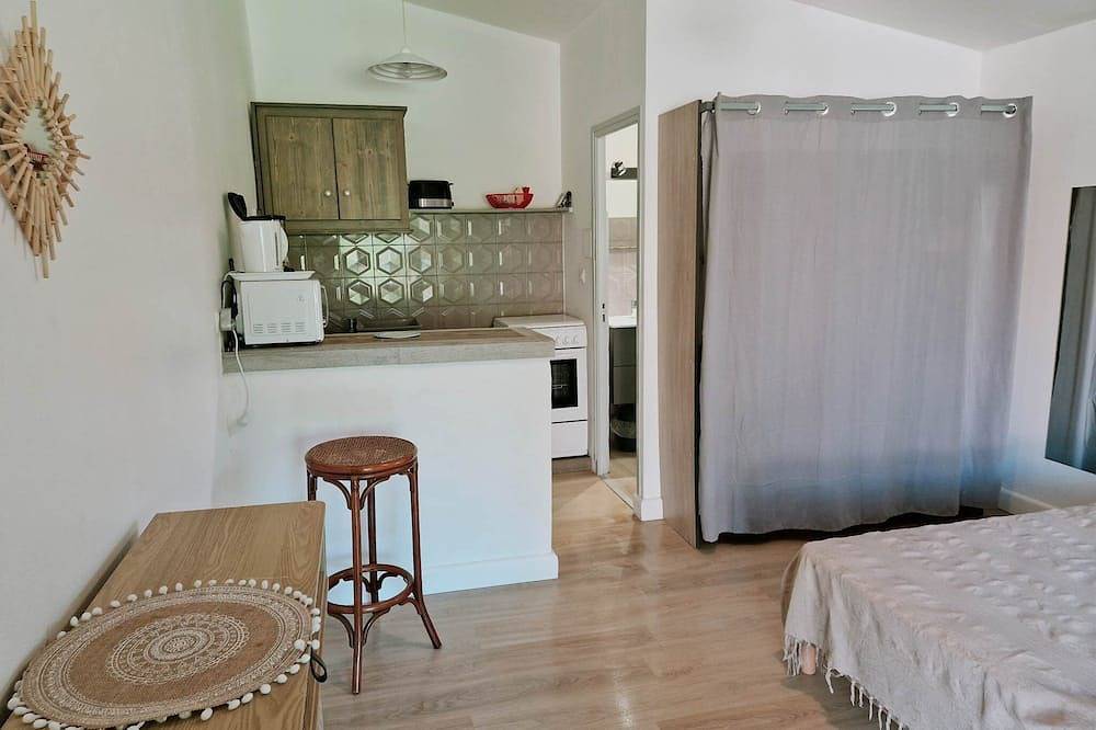 Appartamento intero, Studio for 2 persons in Poggio-Mezzana, Corte e dintorni