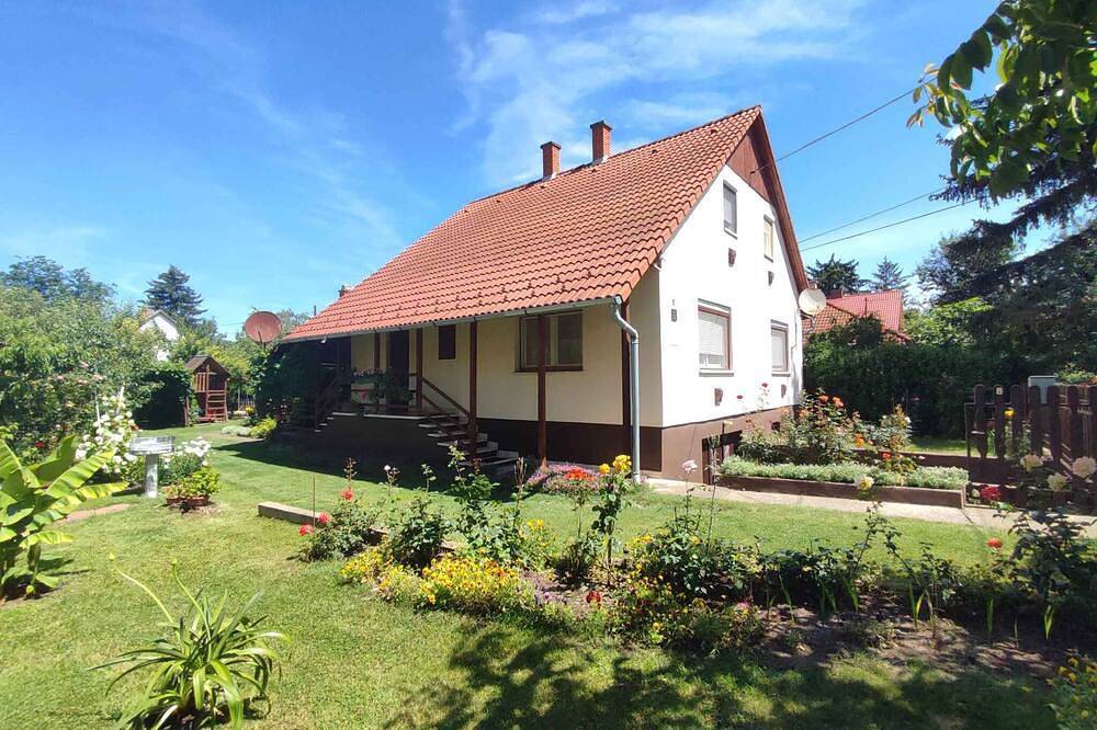 Casa vacanza a Gardony a partire da 113€ a notte