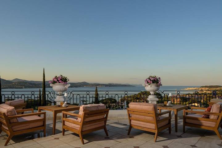 Hôtel pour 10 personnes, avec Balcon et Terrasse ainsi que Jardin et Piscine à Gassin