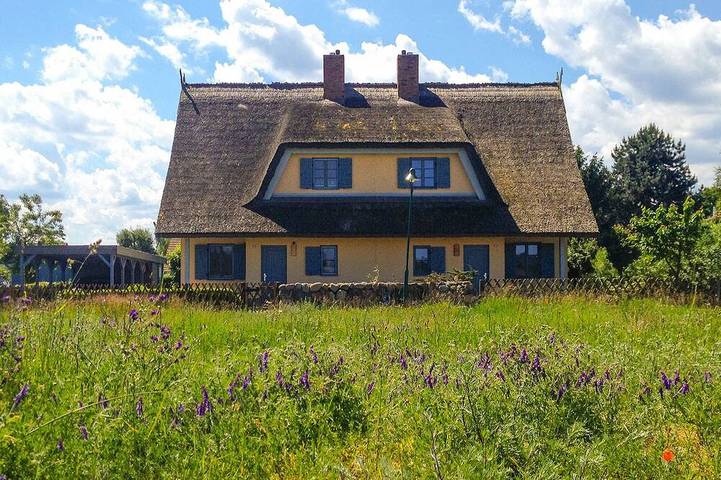 Ferienhaus für 9 Personen, mit Terrasse und Garten sowie Sauna