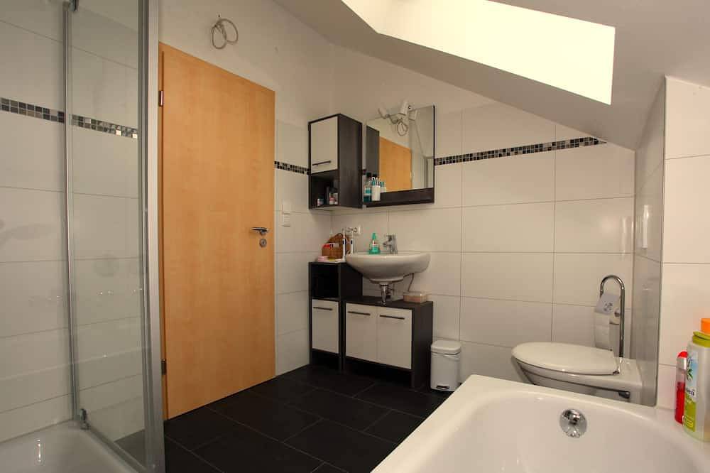 Ganze Wohnung, Traumhafte 3-Zi.-Ferienwohnung am Rand der Alpen in Kolbermoor, Landkreis Rosenheim