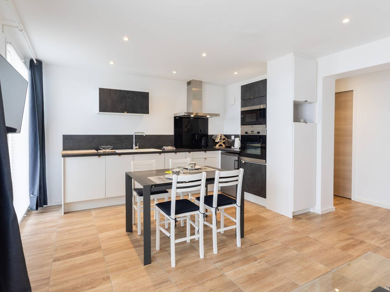 Appartement entier, Appartement Au Point De Vue 'Gîte Île Grande' avec vue mer, terrasse privée et Wi-Fi in Perros-Guirec, Côte de Granit Rose