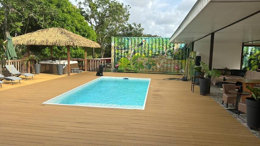 Location de vacances pour 4 personnes, avec jardin et terrasse ainsi que piscine et jacuzzi dans Guyane française - 2