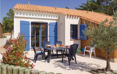Gîte pour 6 personnes, avec piscine et jardin dans Plage des Becs