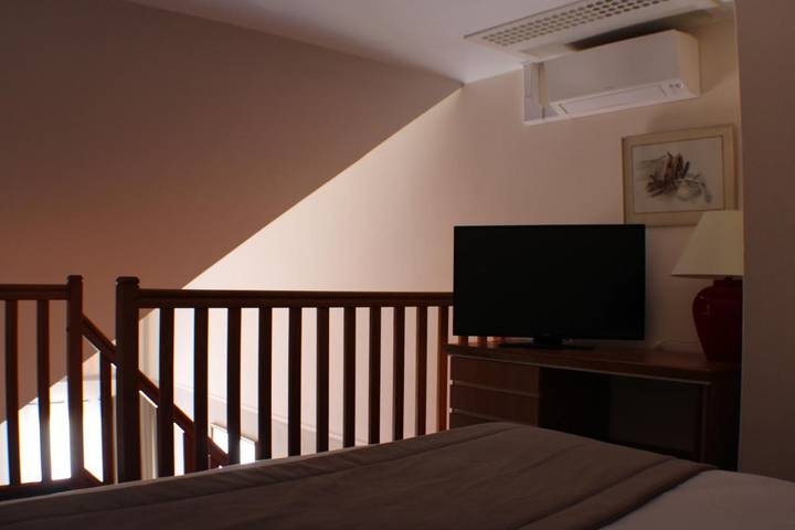 Hôtel pour 4 personnes, avec jardin et vue ainsi que sauna et piscine, animaux acceptés à Rouilly-Sacey - 3