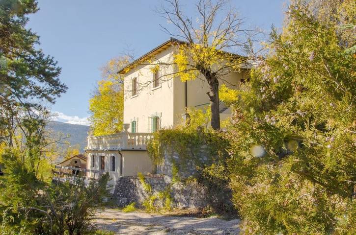 Casa vacanza per 2 persone, con Terrazza e Giardino a L'Aquila