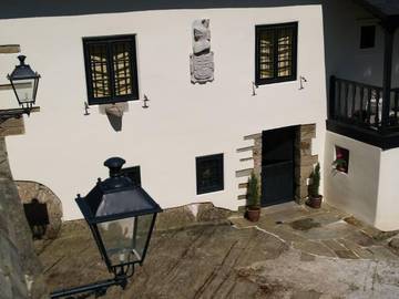 Casa rural para 10 personas, con balcón y vistas en Ancares