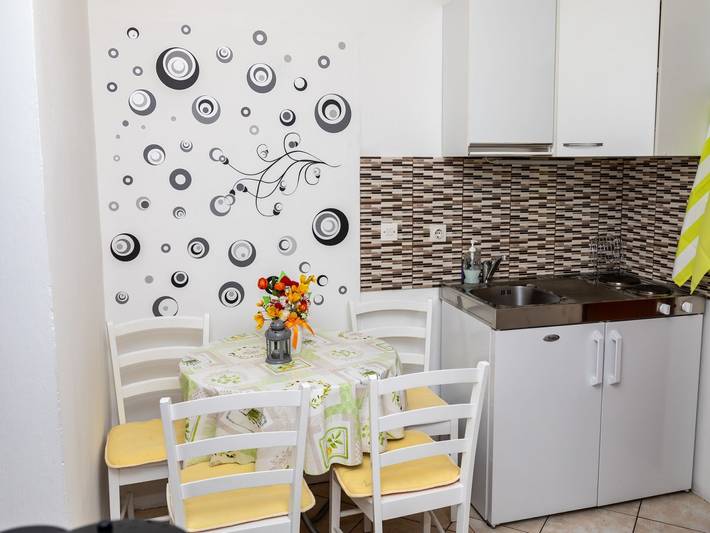 Ferienwohnung für 4 Personen, mit Terrasse in Senj