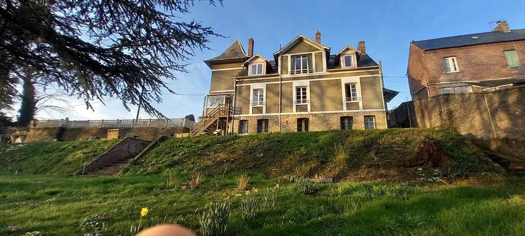Gîte pour 2 personnes, avec jardin ainsi que vue et vue sur le lac à Arques-la-Bataille