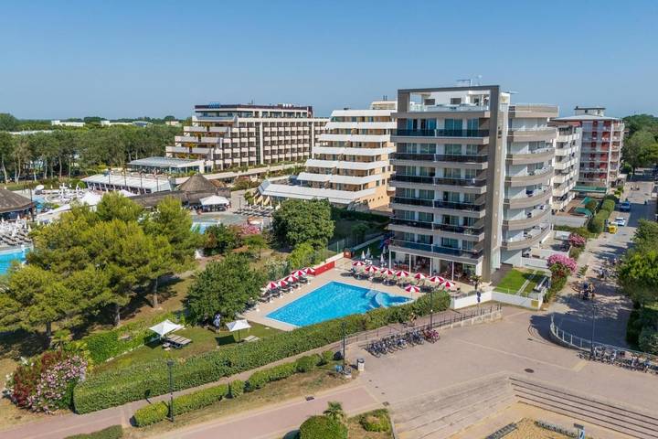 Ferienhaus für 5 Personen, mit Ausblick und Pool sowie Sauna und Garten in Bibione - 3