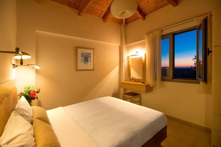 Location de vacances pour 2 personnes, avec jardin et piscine dans Gialova - 4