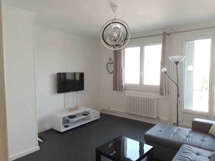 Gîte pour 5 personnes, avec Balcon ainsi que Jardin et Vue à Vaulx-en-Velin