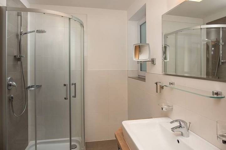 Ganze Wohnung, Ferienwohnung Bruneck, ideal für Biker & Wanderer, Garage, Cron 4 Sauna & Pool in Reischach Südtirol, Bruneck
