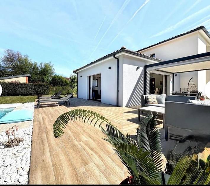 Chalet para 8 personas, con jardín y piscina - 1