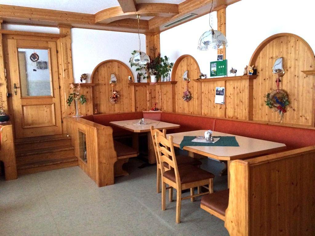 Ferienhof Kreutzer - Doppelzimmer (25qm) mit Fernseher in Kirchschlag, Bezirk Zwettl
