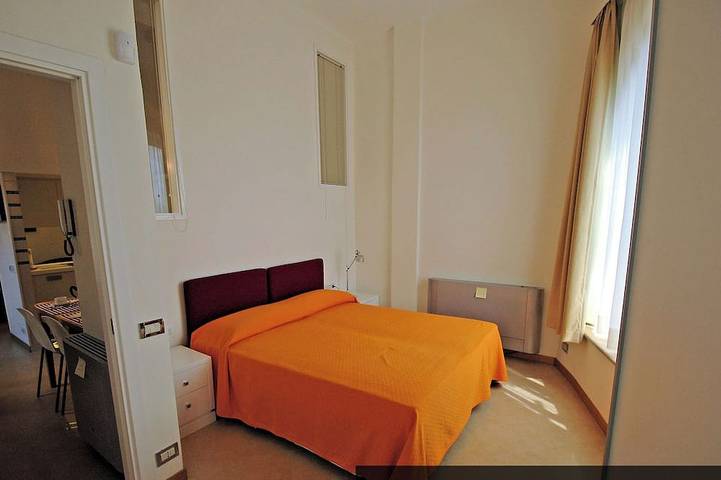 Ganze Wohnung, Historical Center, Trastevere, B. Gesu, A/C, WiFi, 2 Bedrooms, Bathroom, Kitchen in Trastevere, Vatikan