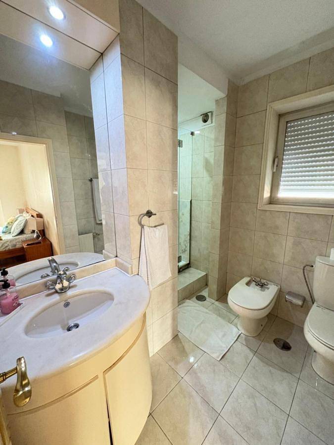 Gîte pour 2 personnes, avec terrasse ainsi que piscine et vue dans Rio Tinto - 3