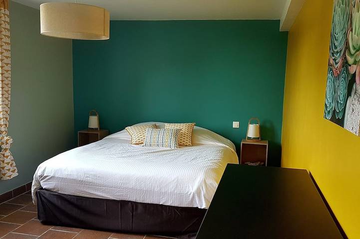 Location de vacances pour 6 personnes, avec terrasse et jardin à Saint-Aulaye - 2