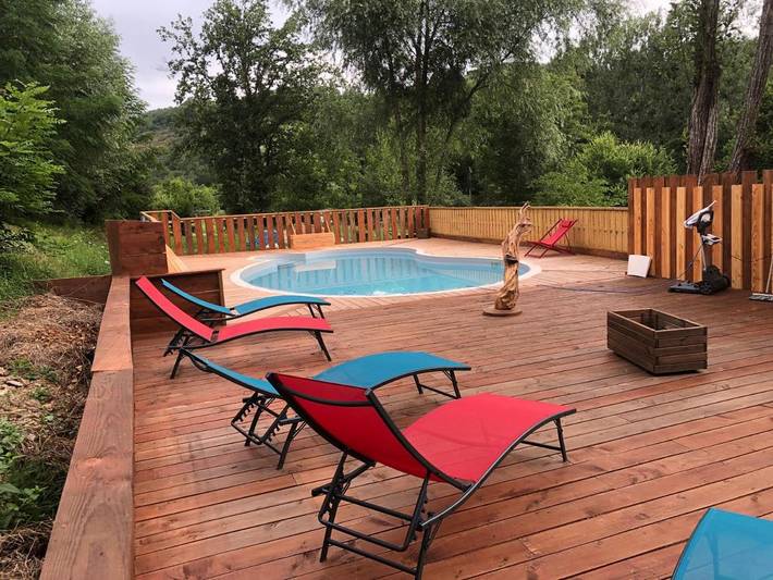 Camping pour 4 personnes, avec Terrasse et Piscine ainsi que Vue sur le lac et Vue