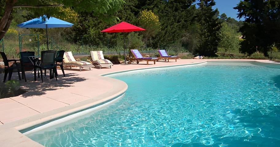 Location de vacances pour 3 personnes, avec jardin et piscine, animaux acceptés dans le Var - 2