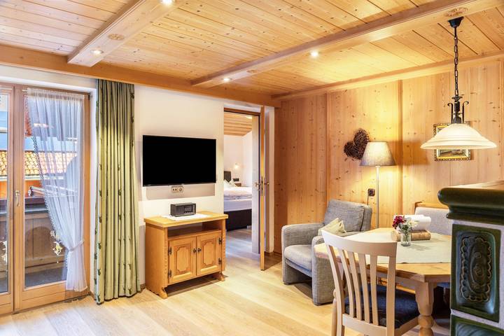 Ferienwohnung für 2 Personen, mit Balkon in Krün