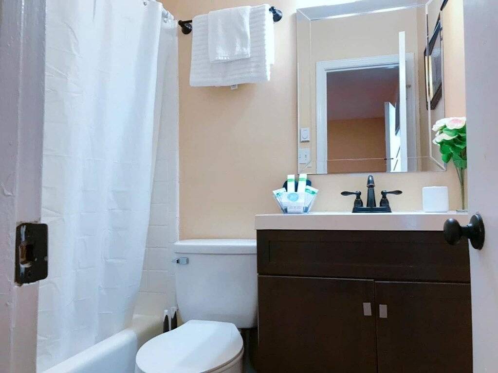 Ganze Wohnung, Beautiful apartment in Historical Downtown Location. in Greensboro, Guilford County