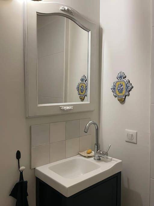 Gîte pour 2 personnes, avec vue ainsi que jardin et piscine à Monoblet - 3