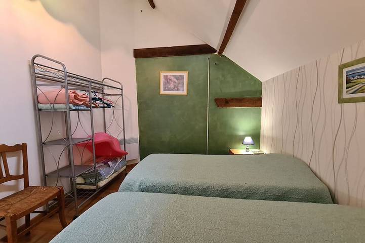 Gîte pour 6 personnes, avec jardin et piscine dans Le Menoux - 3