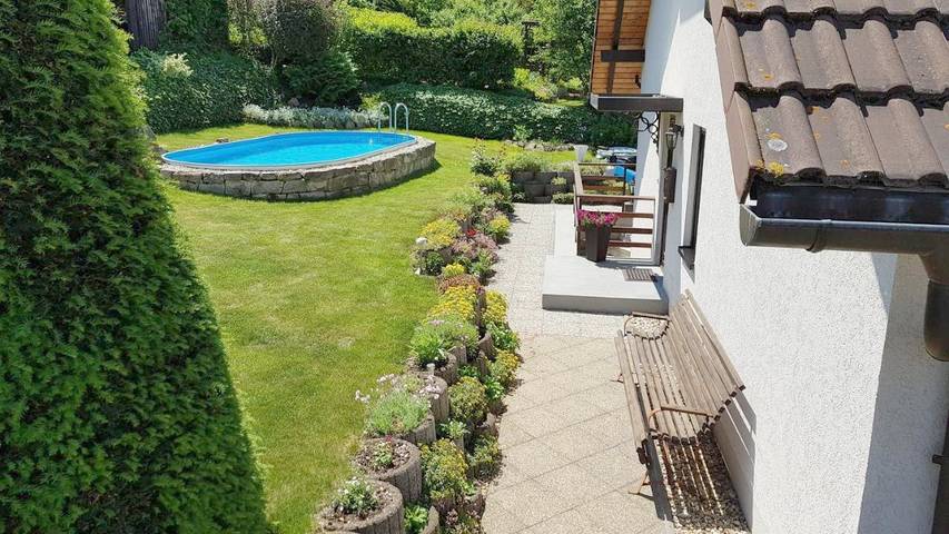 Ferienwohnung für 6 Personen, mit Terrasse und Garten sowie Pool und Ausblick in Olbersdorf