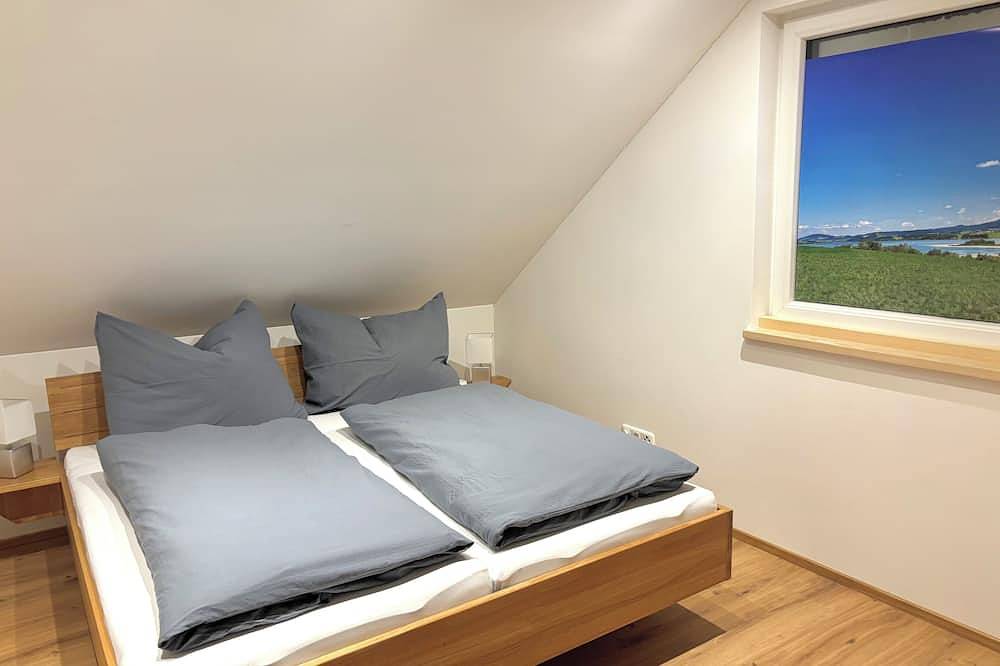 Ganze Wohnung, Gästehaus \"Seeblick\" - Helle Penthousewohnung vor den Toren Salzburgs in Seekirchen am Wallersee, Bezirk Salzburg-Umgebung