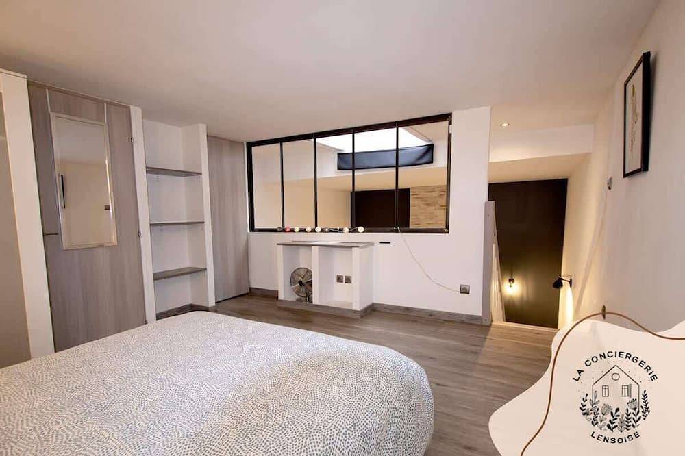 Appartement entier, Le Grenier, Wifi, 2 pers, Centre ville, Bollaert in Lens, Région de Lens