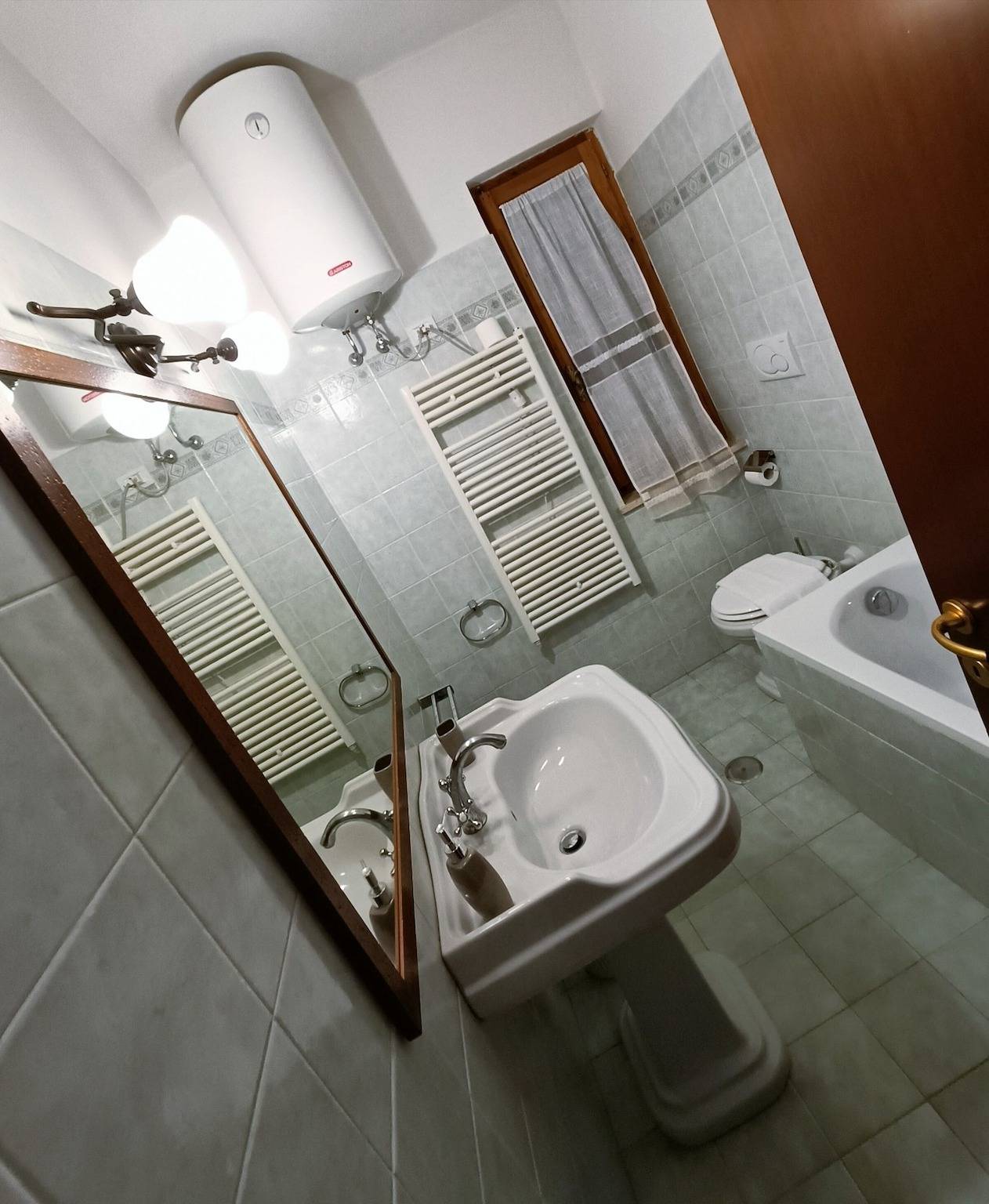 Ganze Wohnung, Apartment 'Tenuta Marchesi Fezia - 7' mit Gemeinschaftspool, Wlan und Klimaanlage in Narni, Terni Provinz