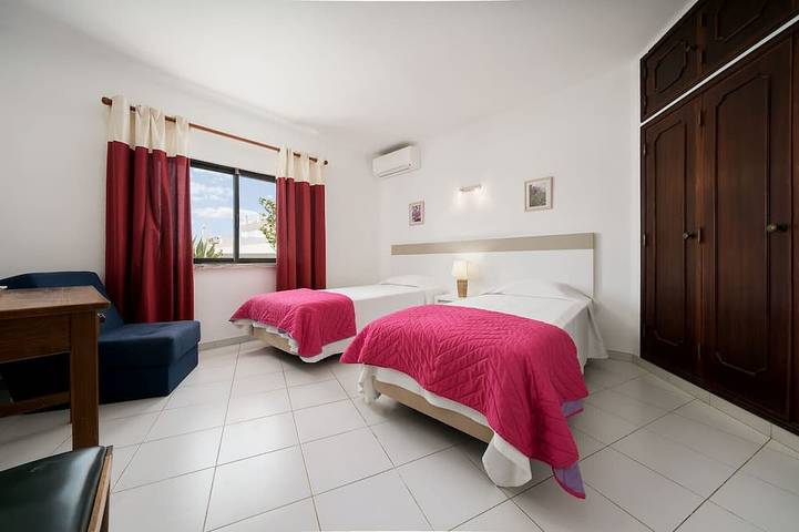 Ein großes Ferienhaus mit Swimmingpool in Carvoeiro, Algarve in Carvoeiro, Faro Distrikt
