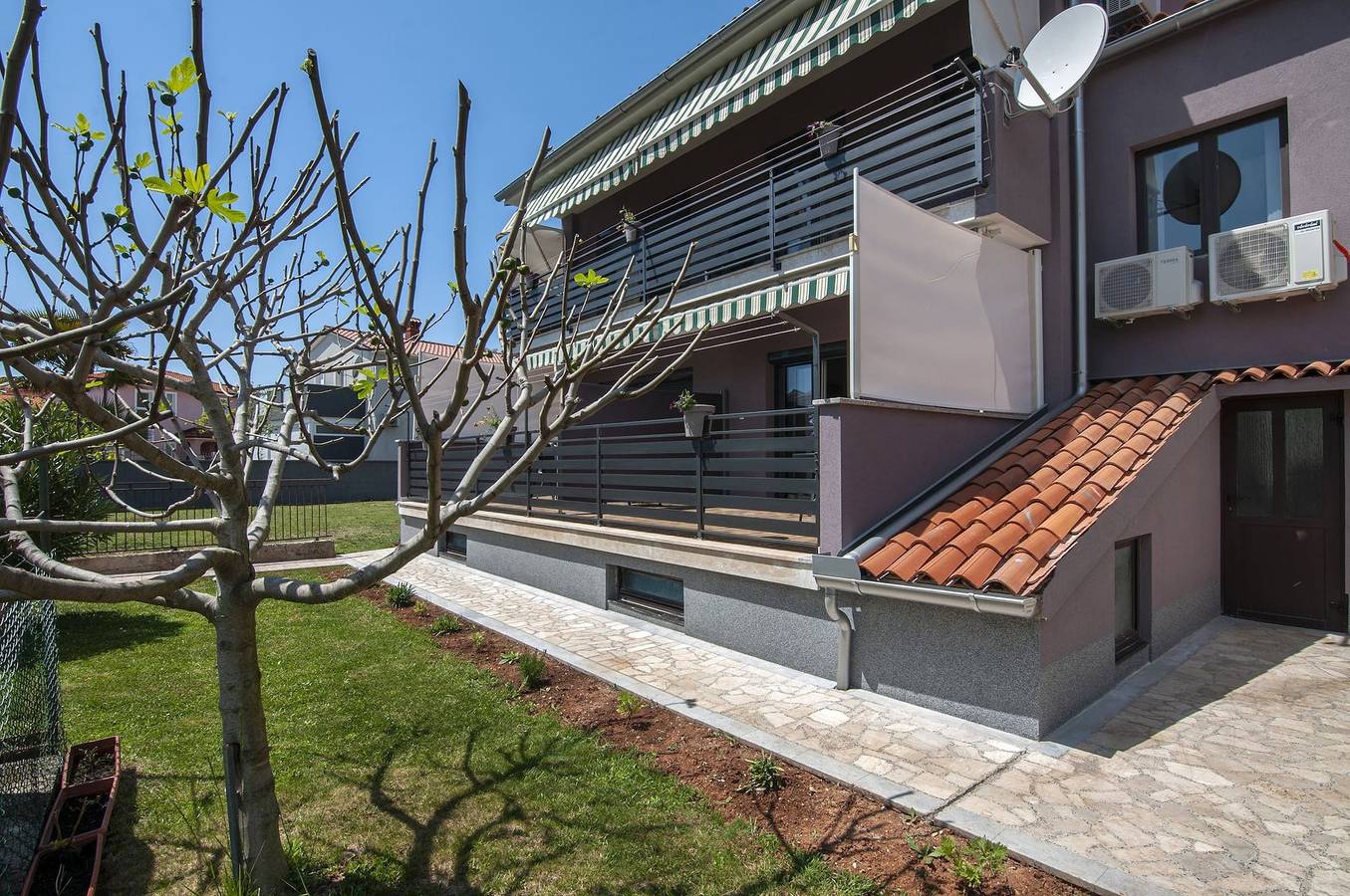Ganze Wohnung, Kajfes A4 - One Bedroom Apartment with Terrace in Valbandon, Südküste Istrien