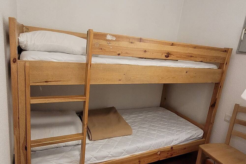 Entire apartment, Mountain apartment in the mythical village of Arreau in Arreau, French Pyrenees