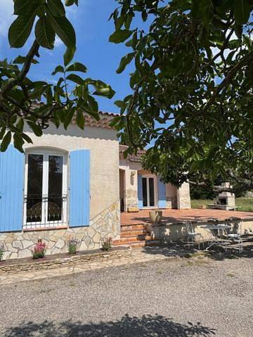 Location de vacances pour 4 personnes, avec jardin et vue à La Roque-d'Anthéron