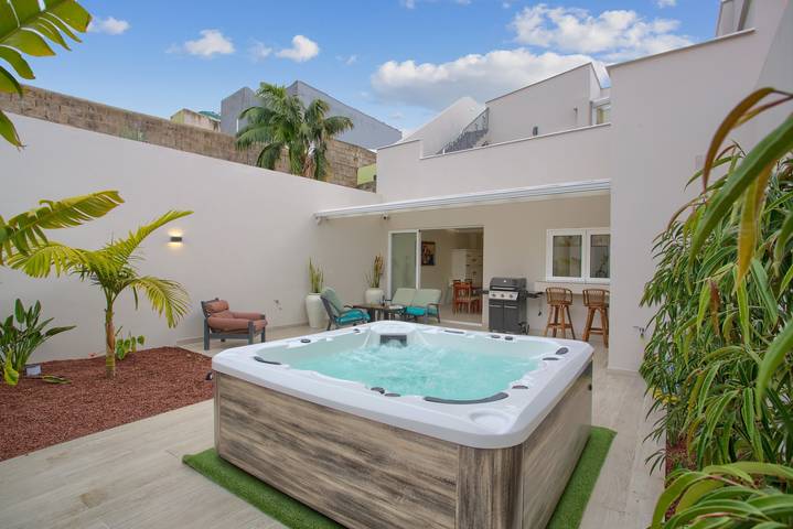 Apartamento para 8 personas, con Balcón además de Jacuzzi y Jardín en La Orotava
