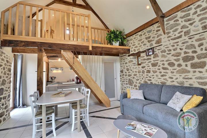 Gîte pour 4 personnes, avec Terrasse ainsi que Jardin et Vue dans Coglès