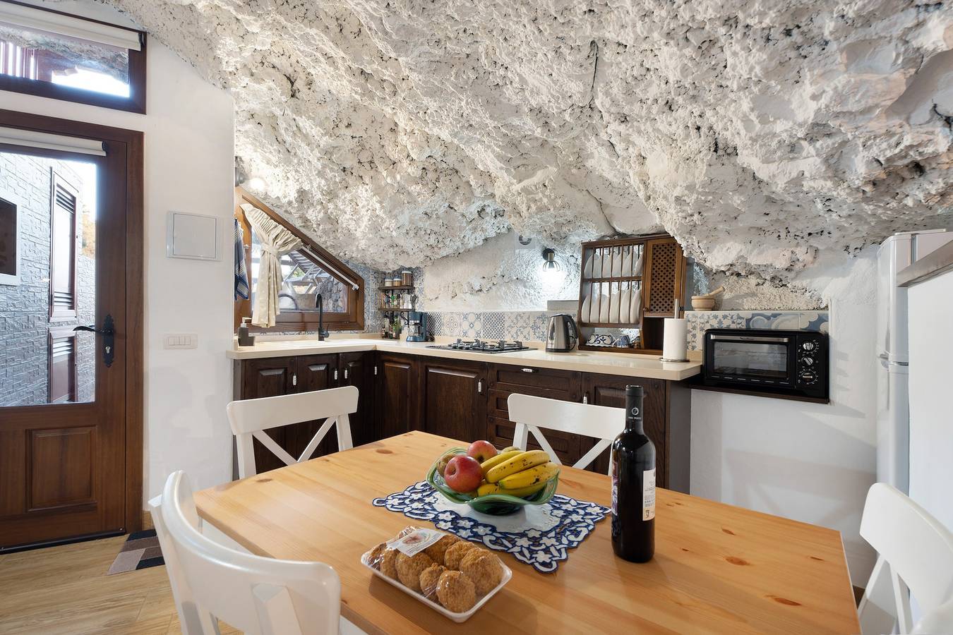 Vakantieappartement "Cueva El Desvelo" met zeezicht, 3 privéterrassen & Wi-Fi, foto 11