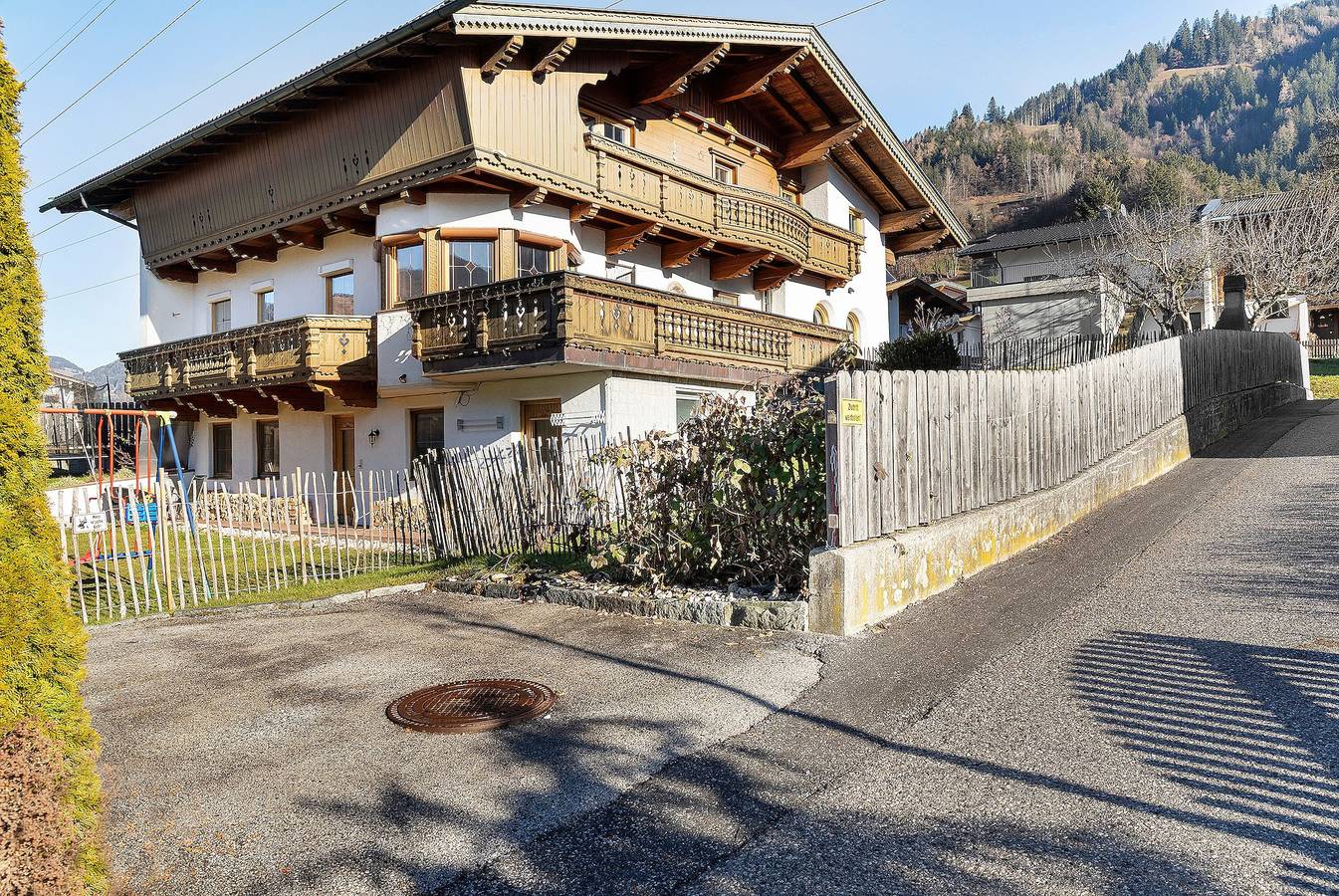 Appartement 'Haus Hart Im Zillertal' mit Bergblick, Gemeinschaftsterrasse und Wlan in Hart im Zillertal, Ski-Optimal Hochzillertal