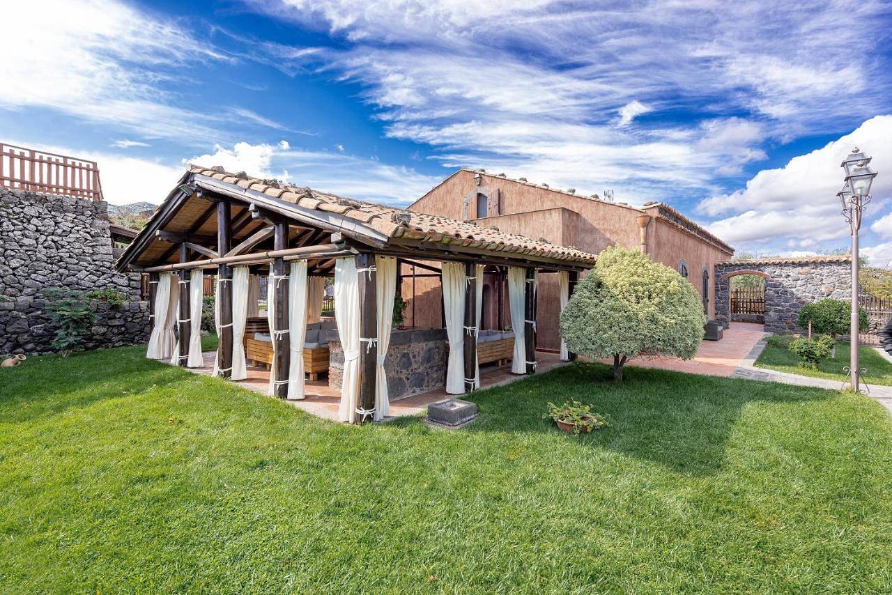Etna Quota Mille Boutique Hotel, Typical Sicilian Food & Wine in Randazzo, Etna