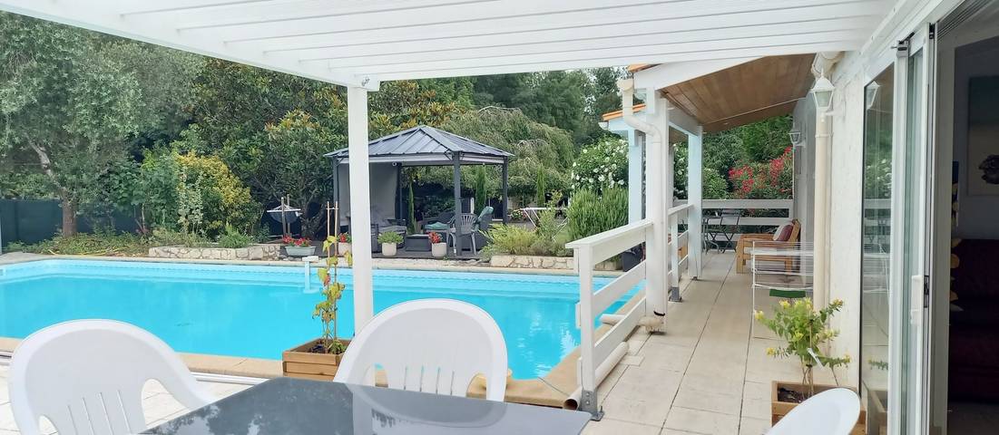 Chambre d’hôte pour 2 personnes, avec terrasse et piscine, animaux acceptés - 1