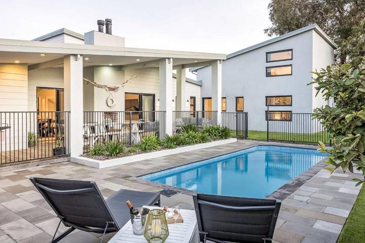 Ferienhaus für 12 Personen, mit Balkon und Pool - 1