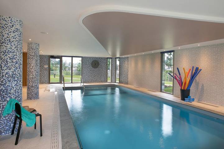 Location de vacances pour 2 personnes, avec Balcon et Terrasse ainsi que Jardin et Piscine à Plourin-lès-Morlaix