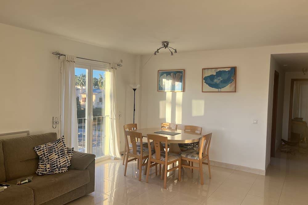 Entire apartment, Beautifully positioned south facing on secure well kept complex and gardens in Cala Bona, Son Servera