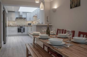 Glamping for 6 People in Tenby, Pembrokeshire, Photo 4