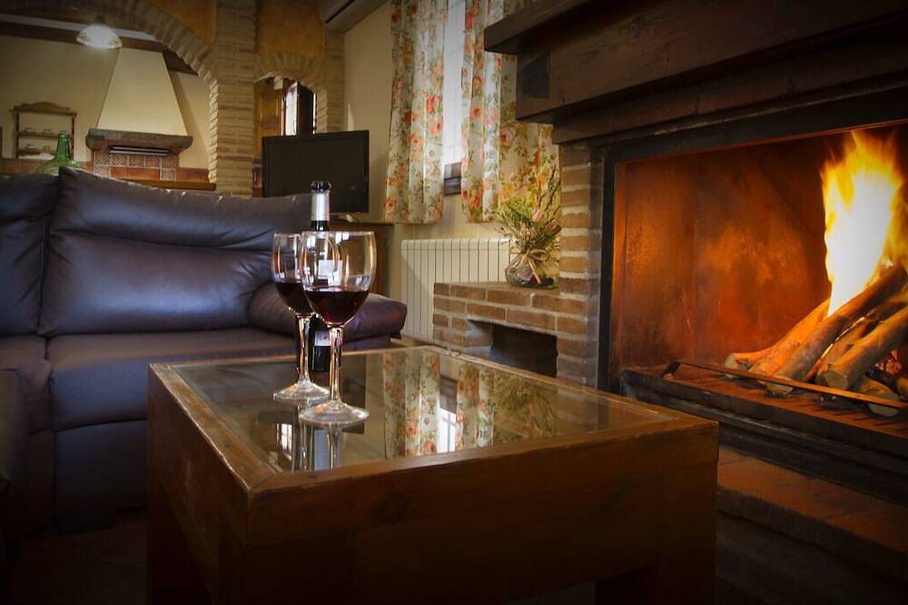 Cottage nº7 for 4 people, Batan Rio Tus in Yeste, Calares del Mundo y de la Sima